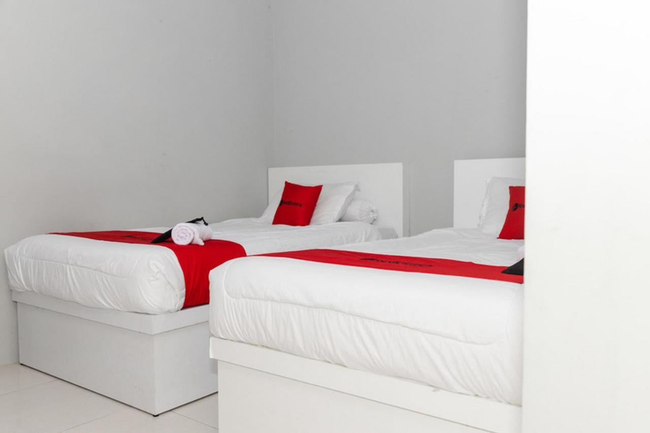 Reddoorz Near Transmart Kairagi Dua 3* Manado