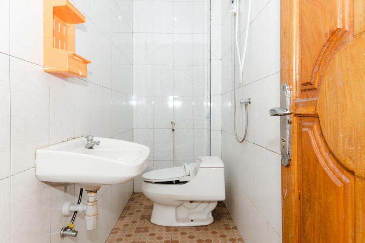 Wisma tamu Reddoorz Near Transmart Kairagi Dua Manado